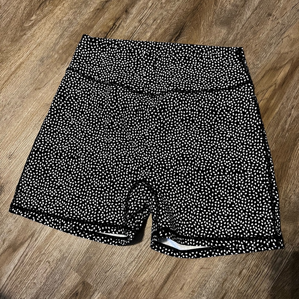 XL black bossy shorts